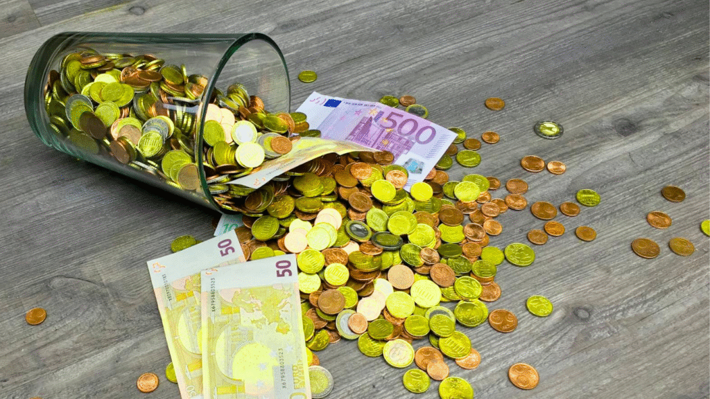 Currency vs Money: What’s the Difference?